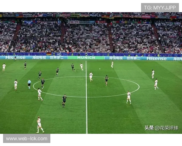 纳格尔斯曼现身安联球场亲自考察欧冠激战为球队布局新战略