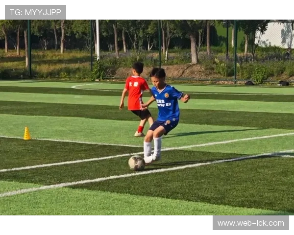 足球青训国际化：欧洲俱乐部早布局抢购新星