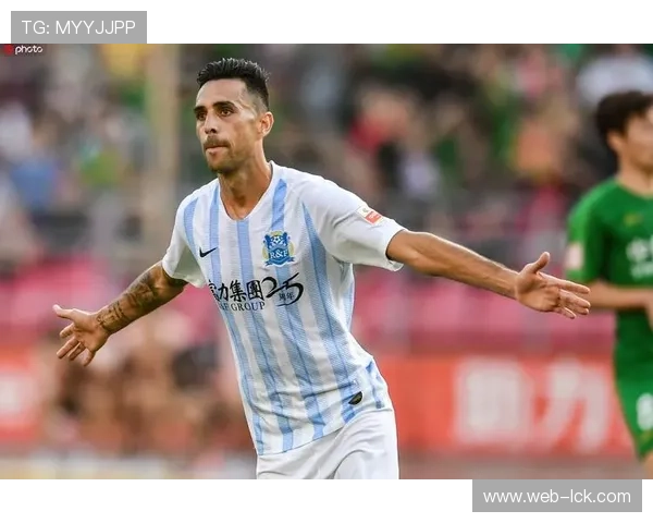 扎哈维脚后跟传球艺术：富力进攻体系核心解密