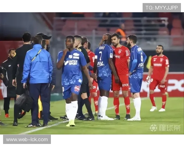 法甲反种族歧视新规生效,违规俱乐部将面临扣分 法甲反种族歧视新规生效,违规俱乐部将面临扣分